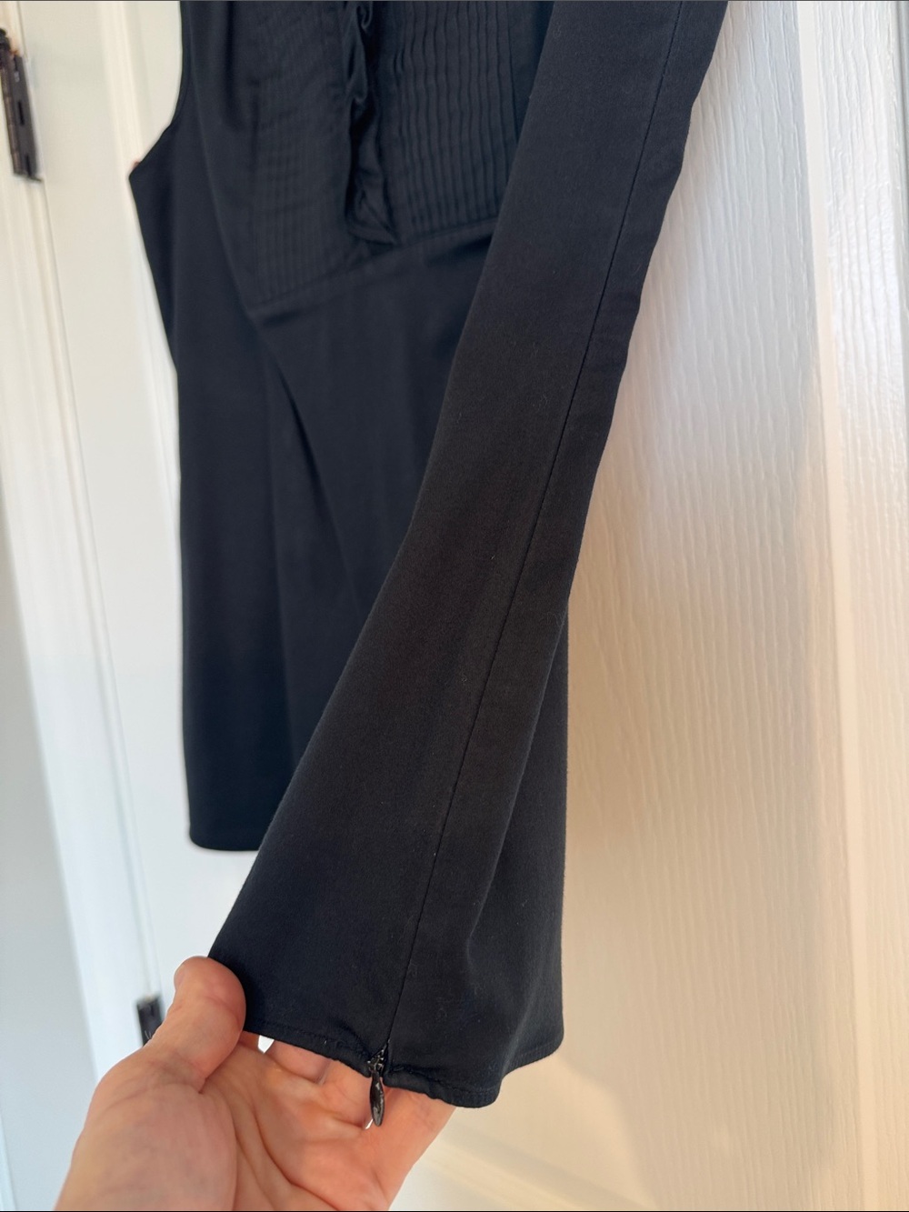 Banana Republic black sleeveless shell - Picture 4 of 6